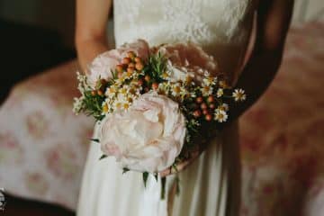 sposa con bouquet